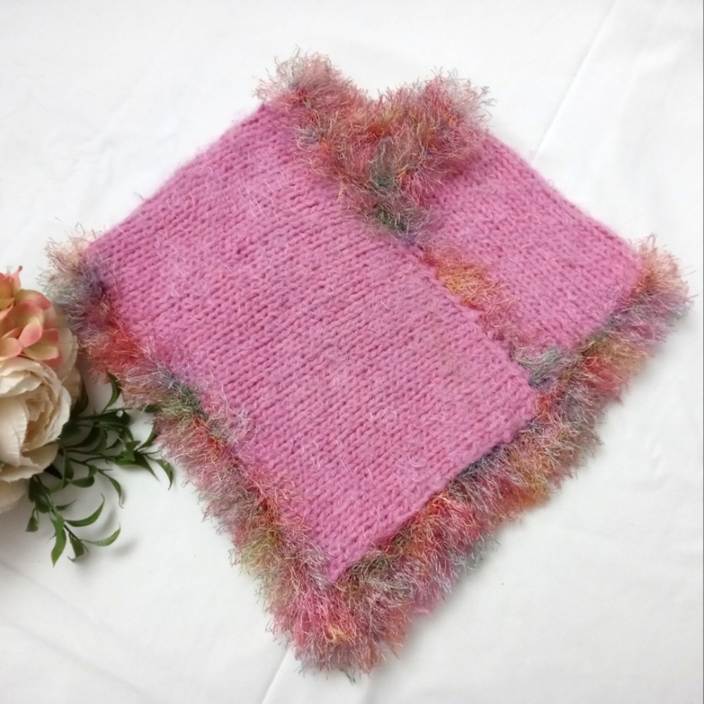 Handwoven Winter Shawl for Girl. Winter Cape. Crochet Girl Cape. Capa para niña